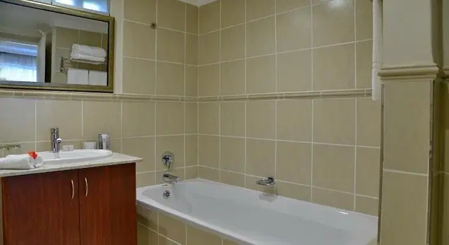 Courtyard Sandton Badezimmer