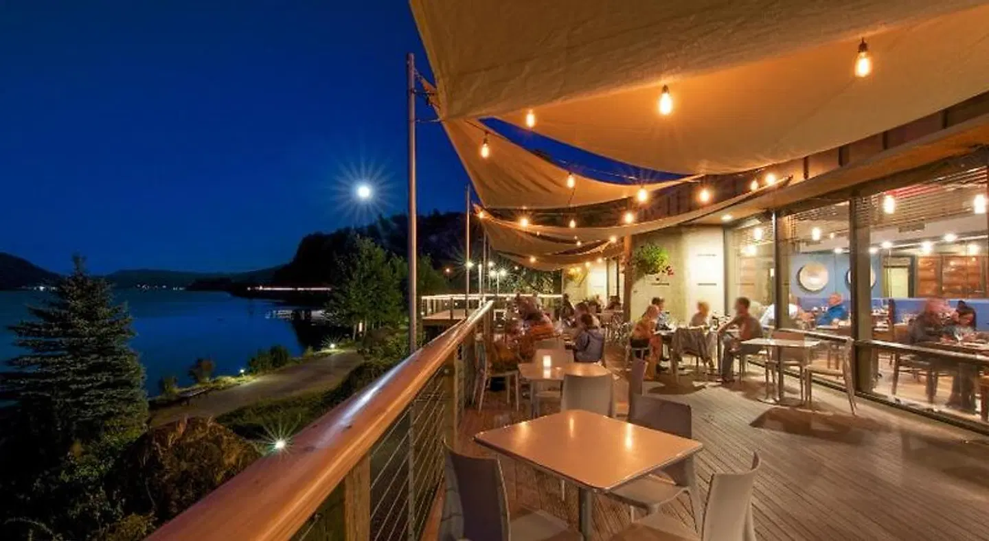 Best Western Plus Hood River Inn Bar