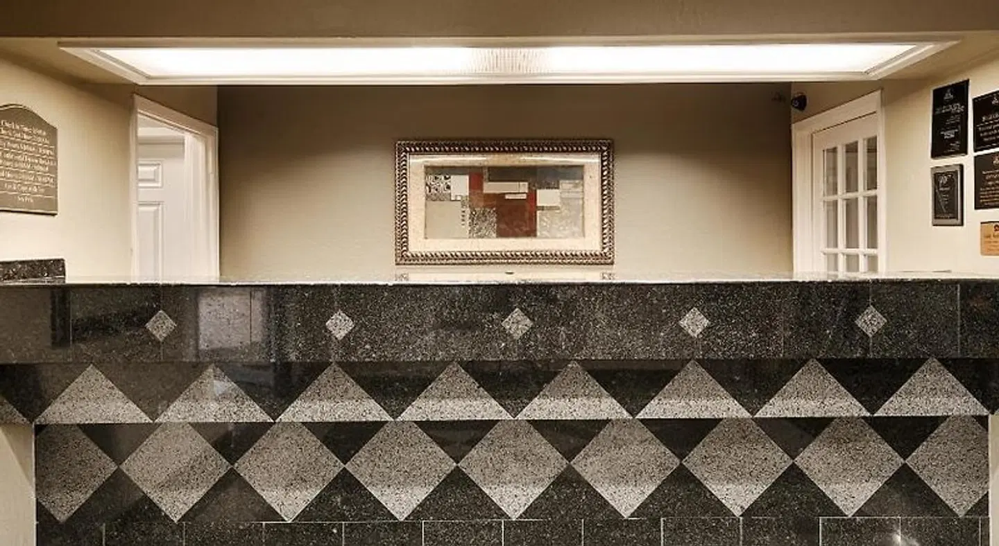 Best Western Heritage Inn Lobby