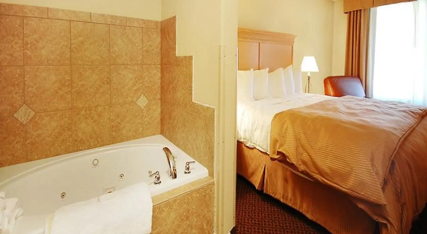 Comfort Inn & Suites Badezimmer
