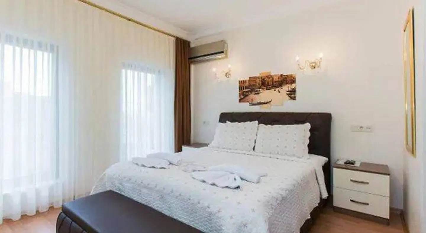 Zendy Suite Hotel ROOM_EXAMPLE