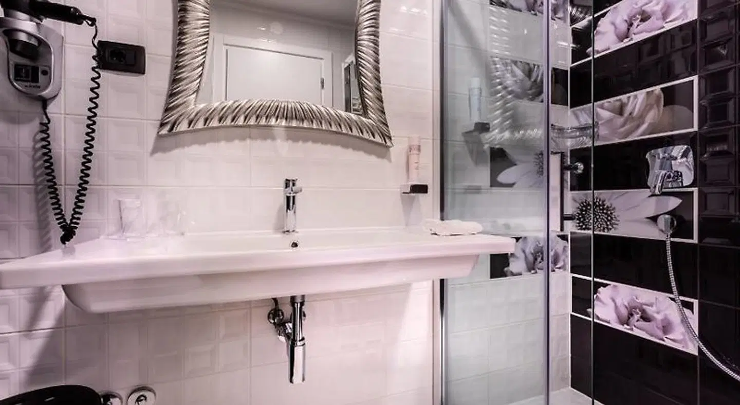 Heritage Forza Badezimmer