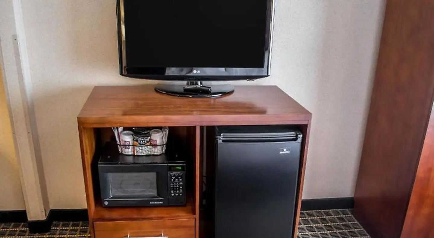 Comfort Suites Portland Southwest ROOM_EXAMPLE