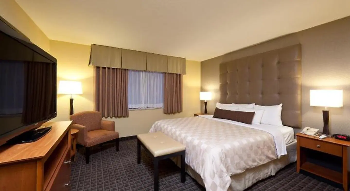 Best Western Plus Scottsdale Thunderbird Suites ROOM_EXAMPLE