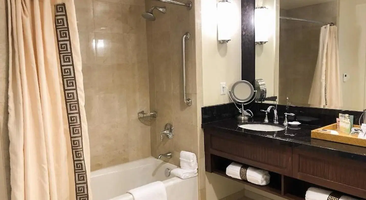 Santa Barbara Inn Badezimmer