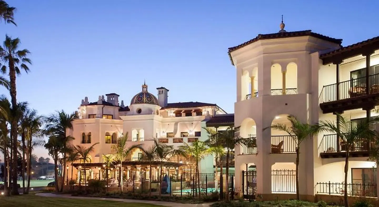 Santa Barbara Inn EXTERIOR