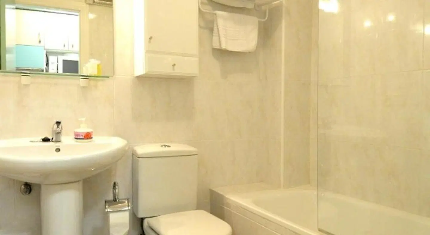 Hotel Apartamentos Aralso Sotillo Badezimmer