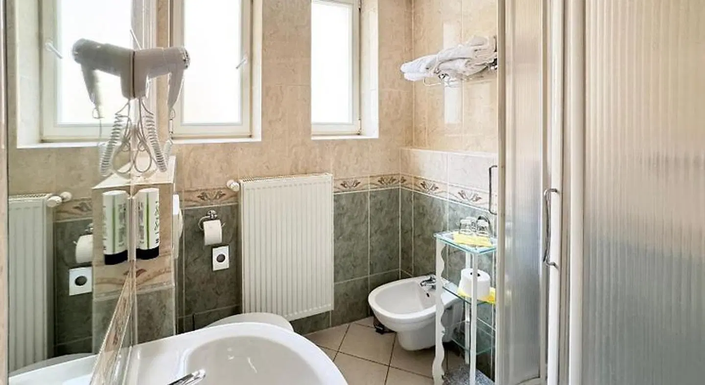 Residence Hotel Romanza Badezimmer