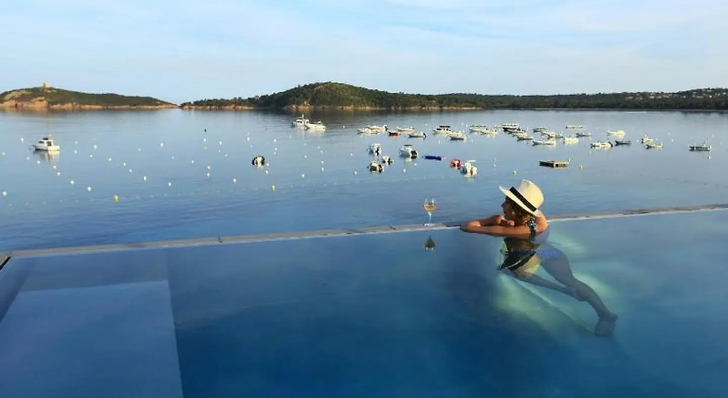 Le Pinarello Hôtel OUTDOOR_POOL