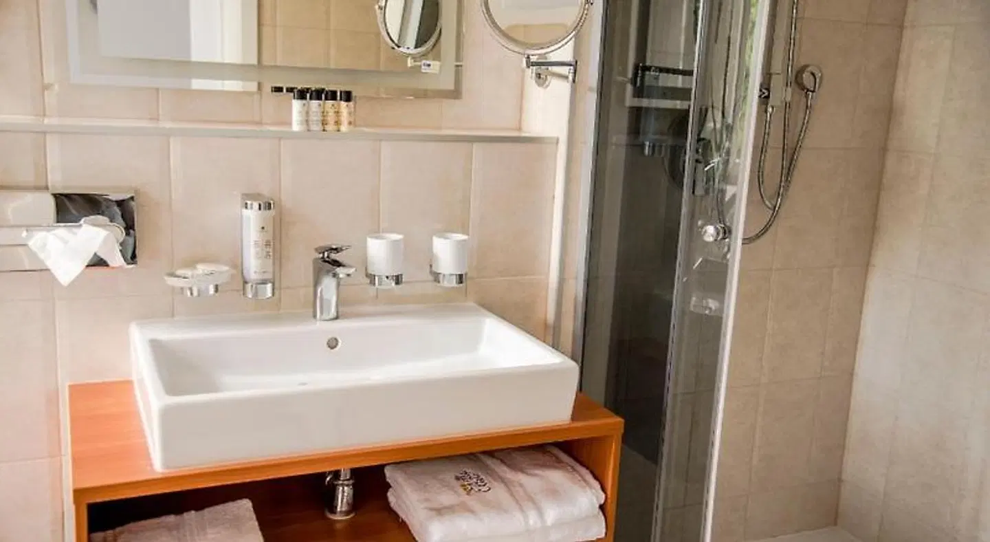 Hotel Villa Elsa Badezimmer