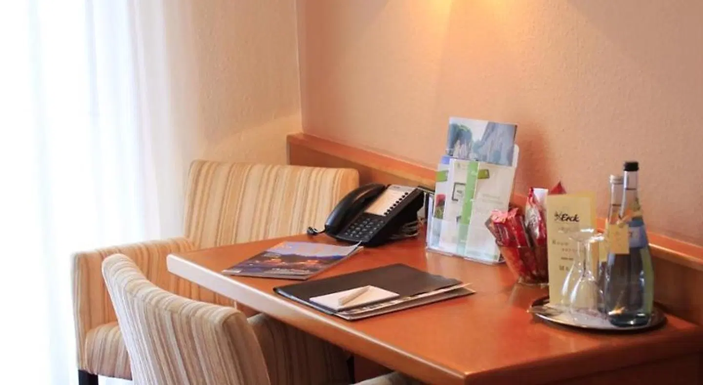 Erck ROOM_EXAMPLE