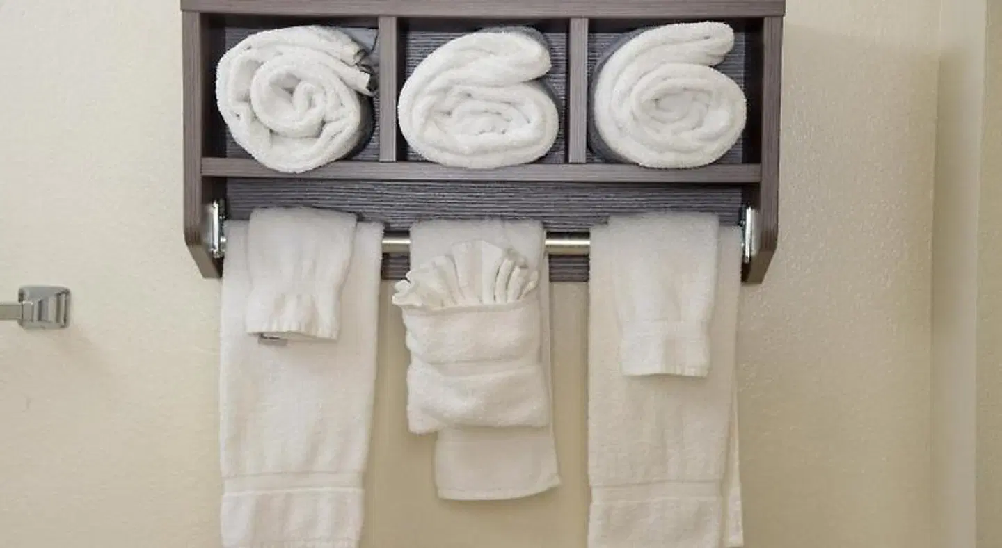 Pigeon River Inn ROOM_EXAMPLE
