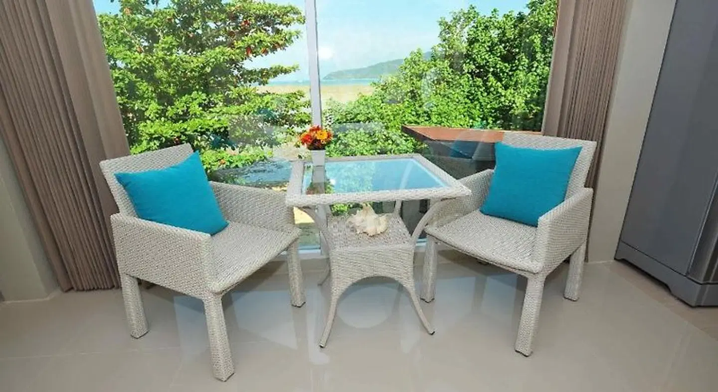 Chalong Beach Front Residence Terrasse