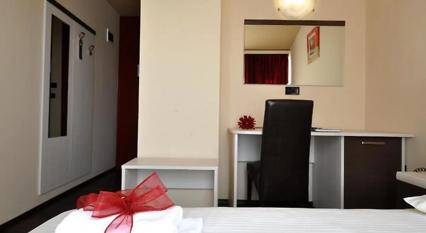Fontana ROOM_EXAMPLE