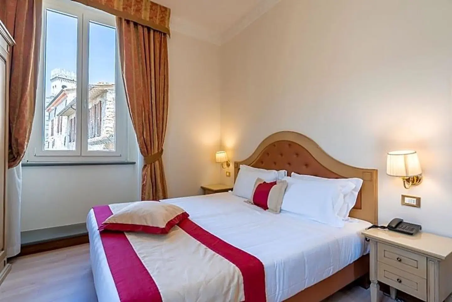 Dei Priori ROOM_EXAMPLE