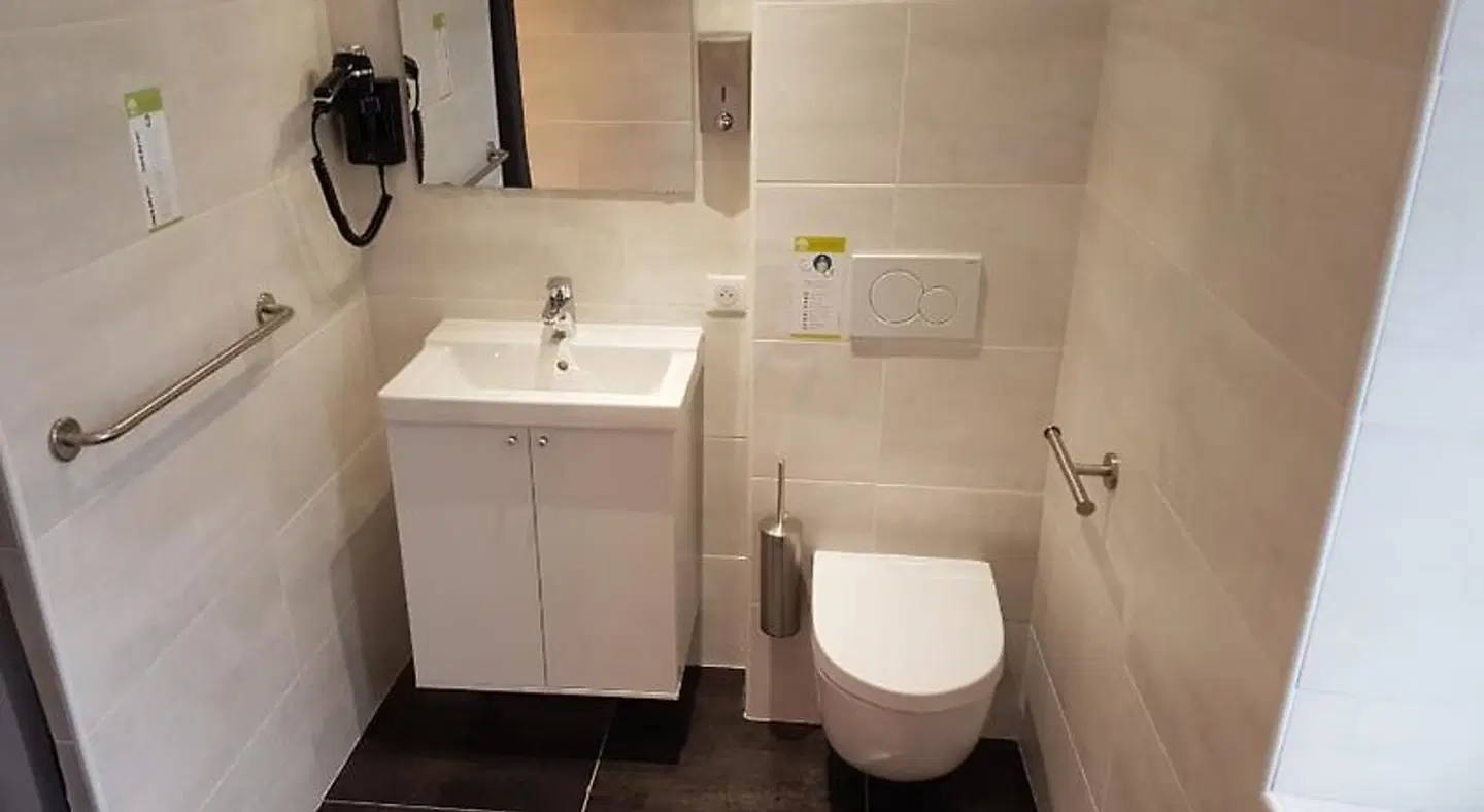 Logis Hôtel Yseria Badezimmer