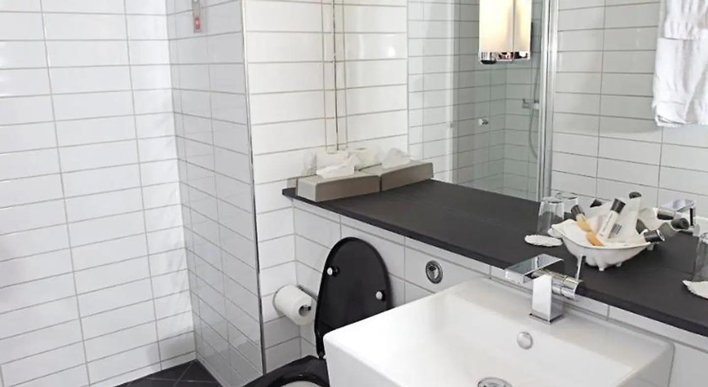 Thon Hotel Bergen Airport Badezimmer
