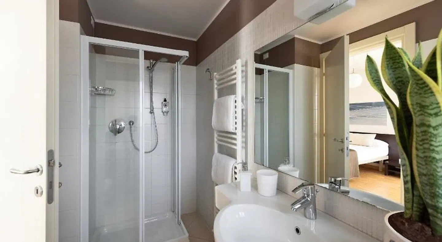 Vialeromadodici Rooms & Apartments Badezimmer