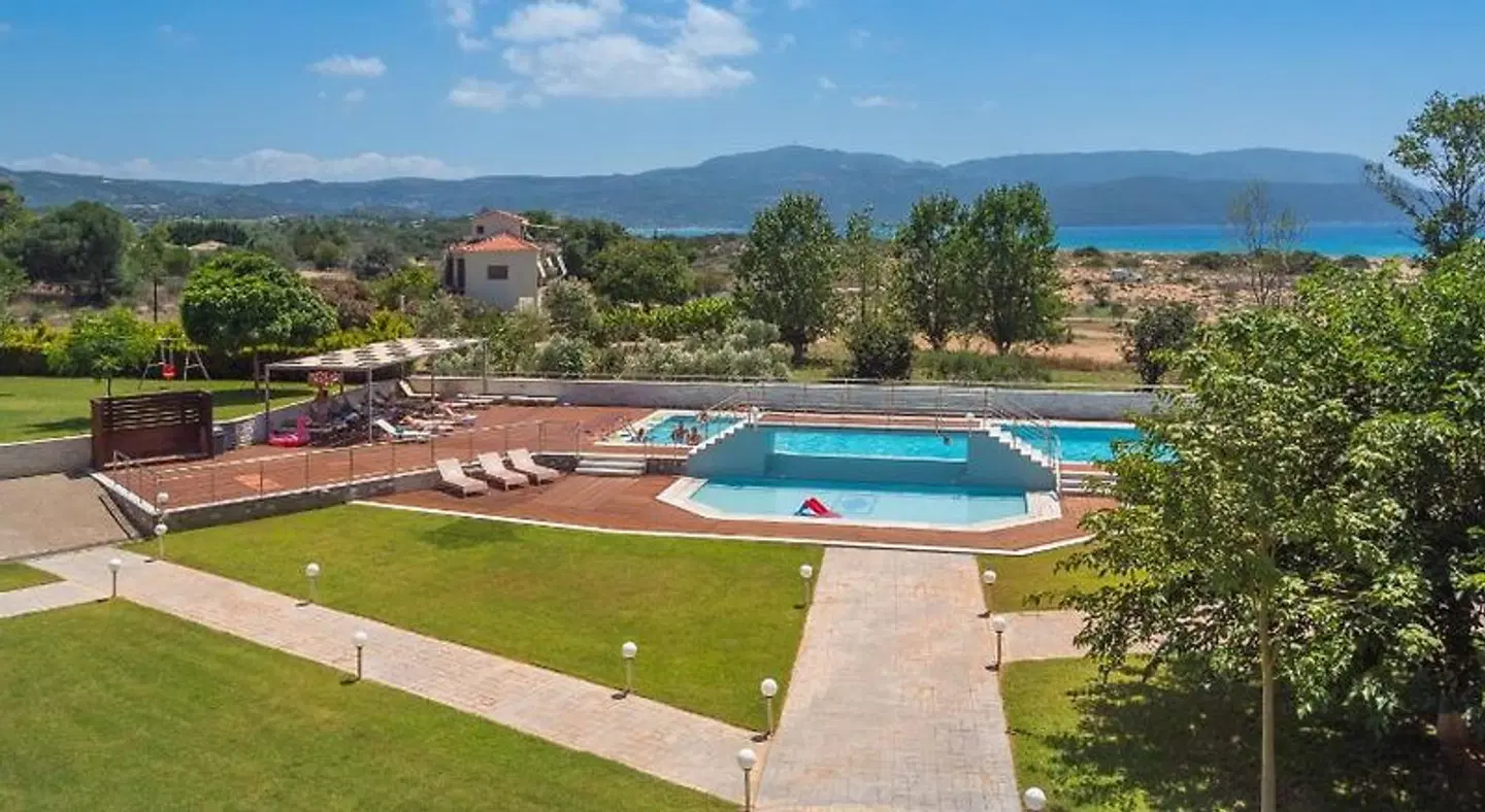 Paradise Resort SPORTS_AND_LEISURE