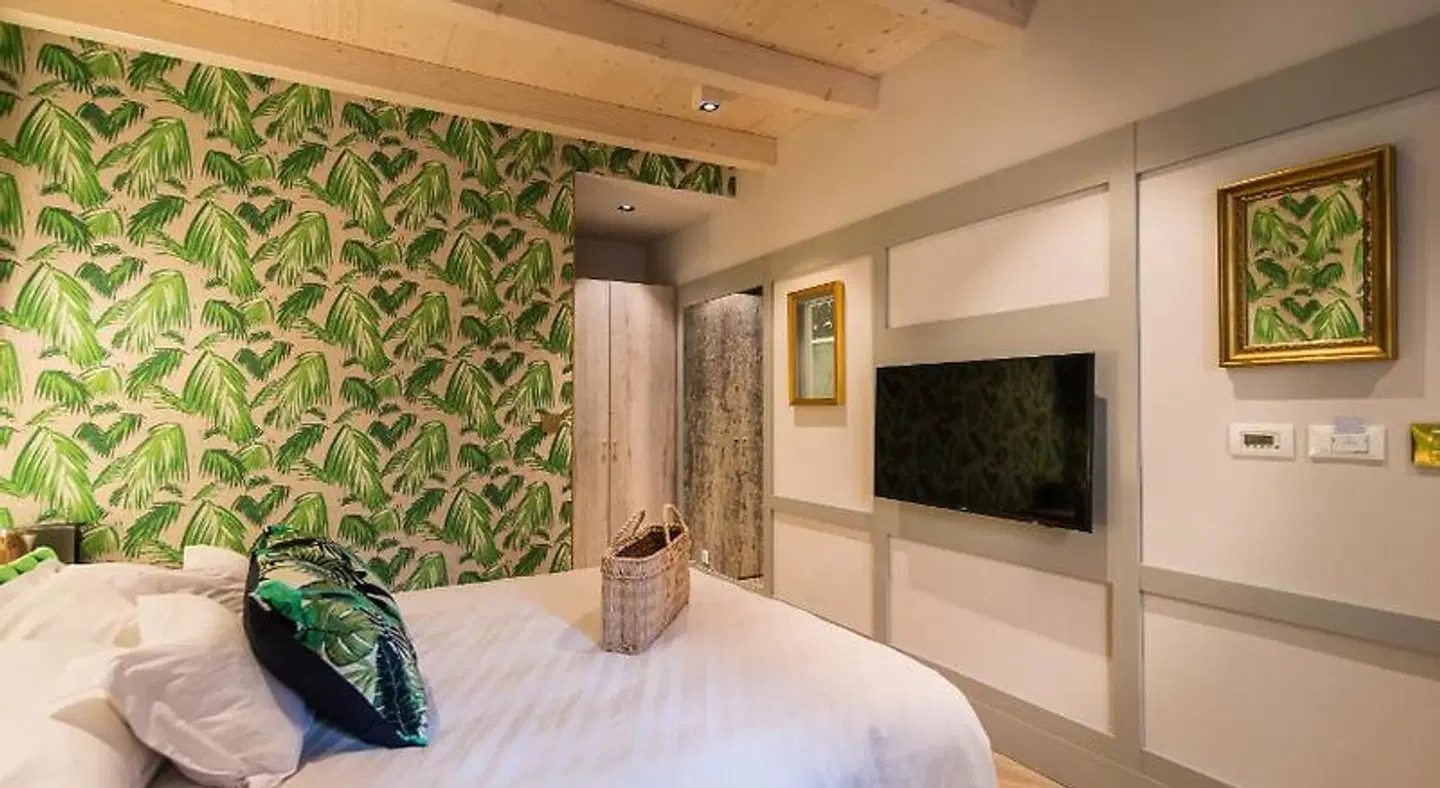The Melegran ROOM_EXAMPLE