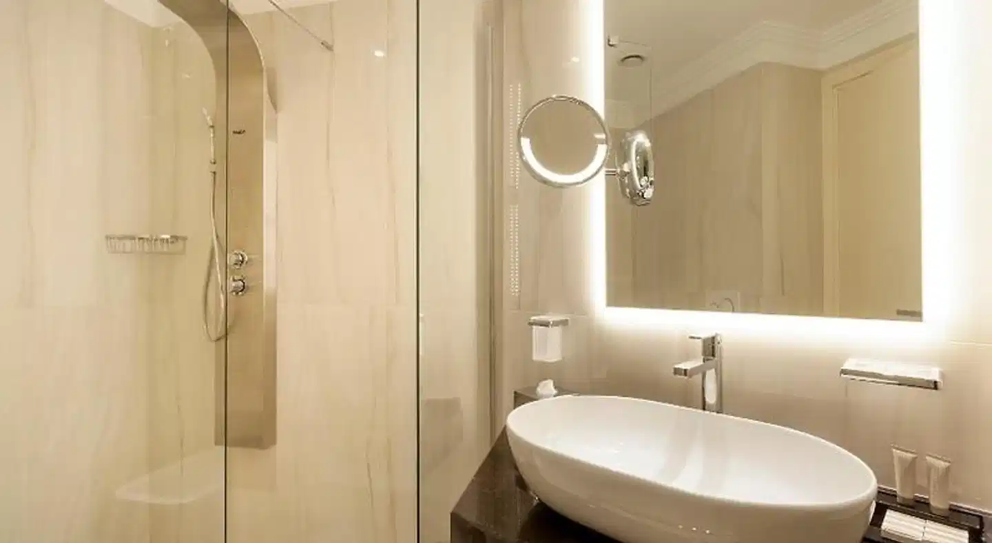 Hotel Ambasciatori Badezimmer