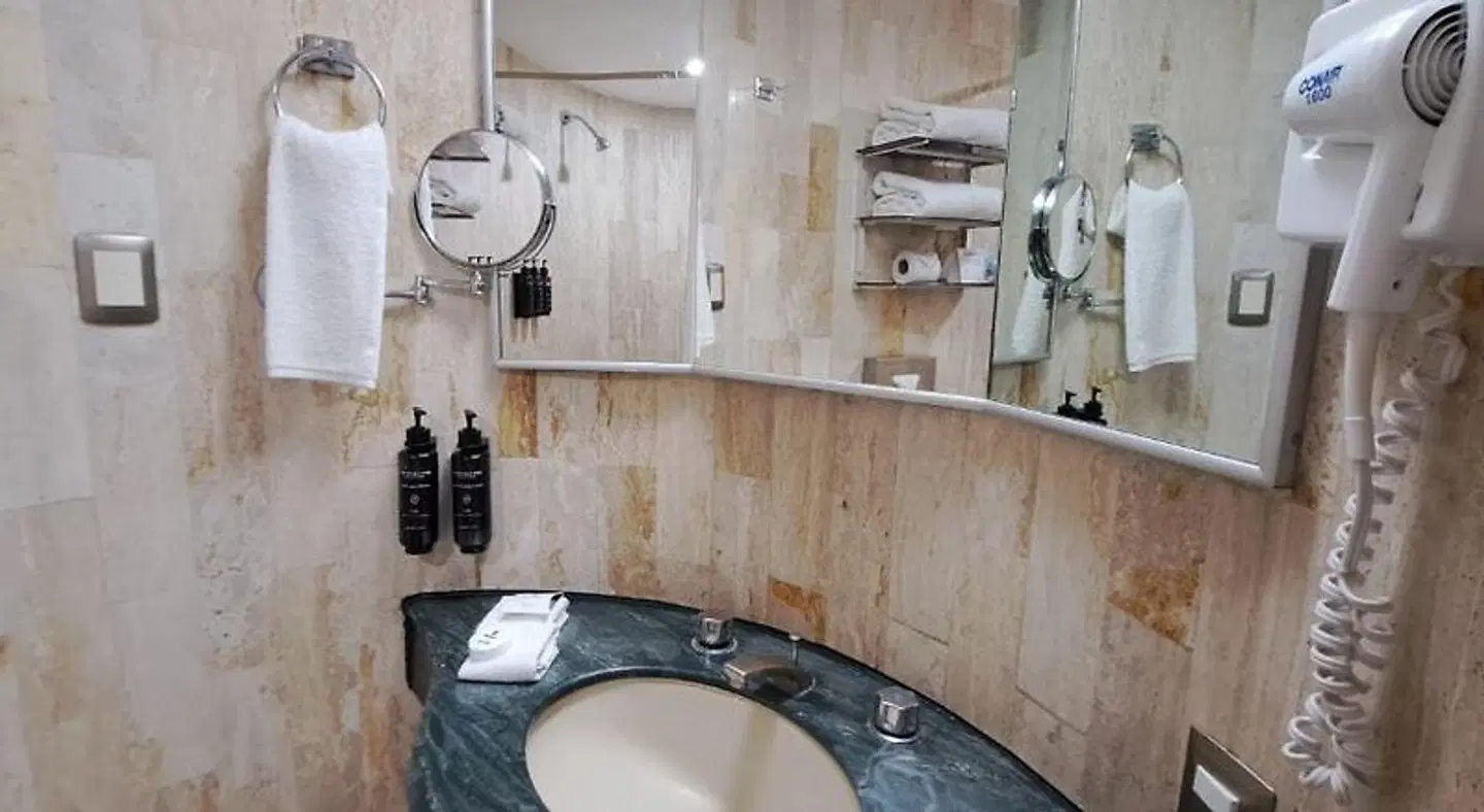 Century Zona Rosa Badezimmer