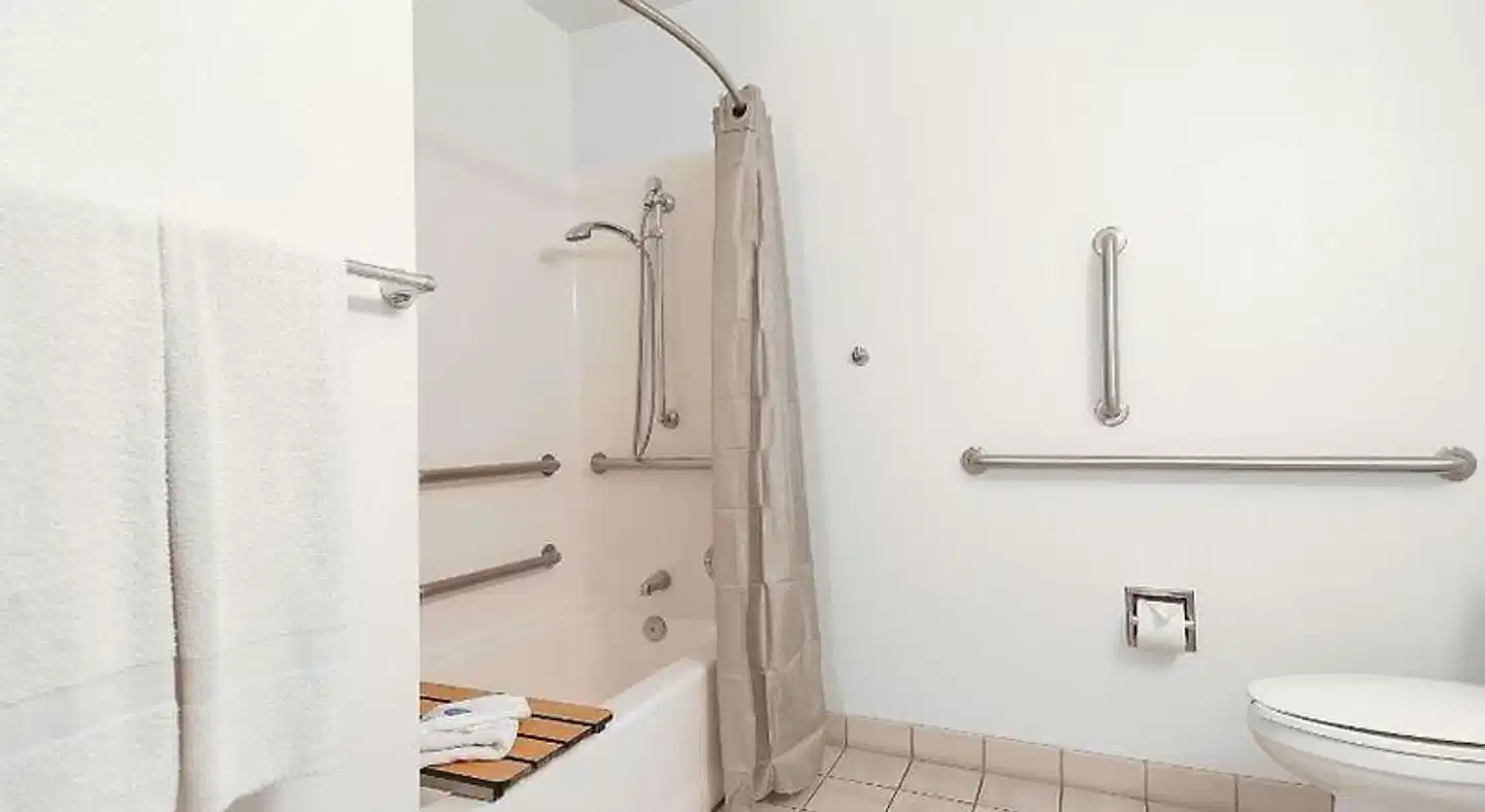 Motel 6 Anaheim, CA - Maingate Badezimmer