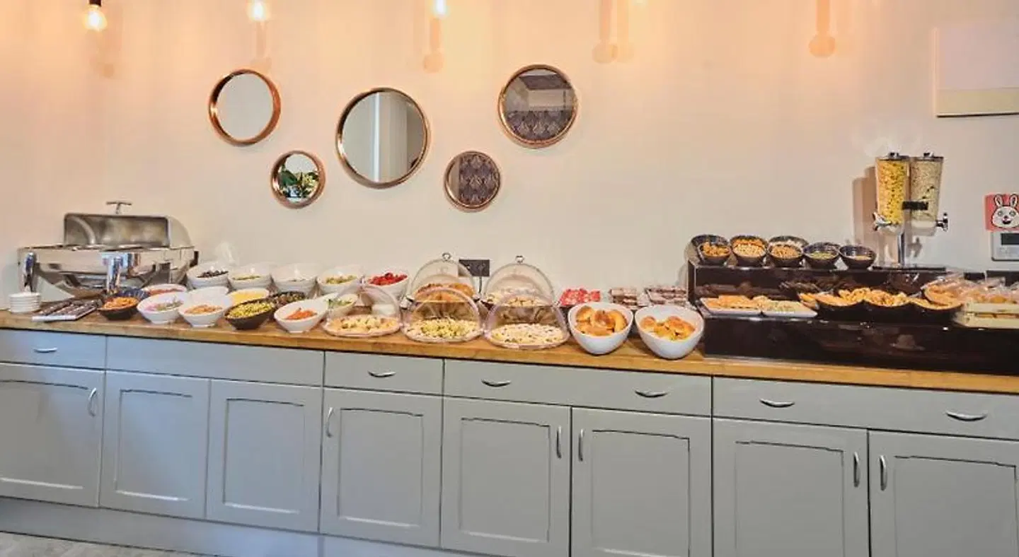 Four-G Hotel Restaurant