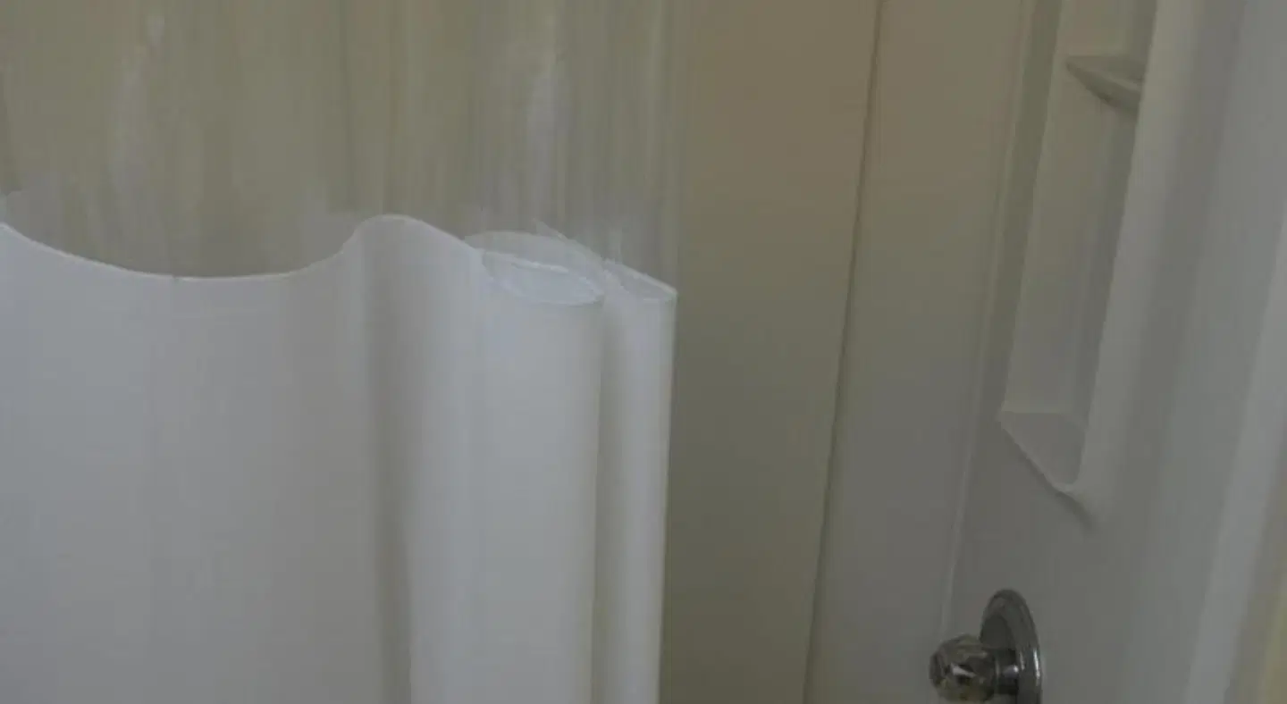 Edgewater Hotel and Conference Center Badezimmer
