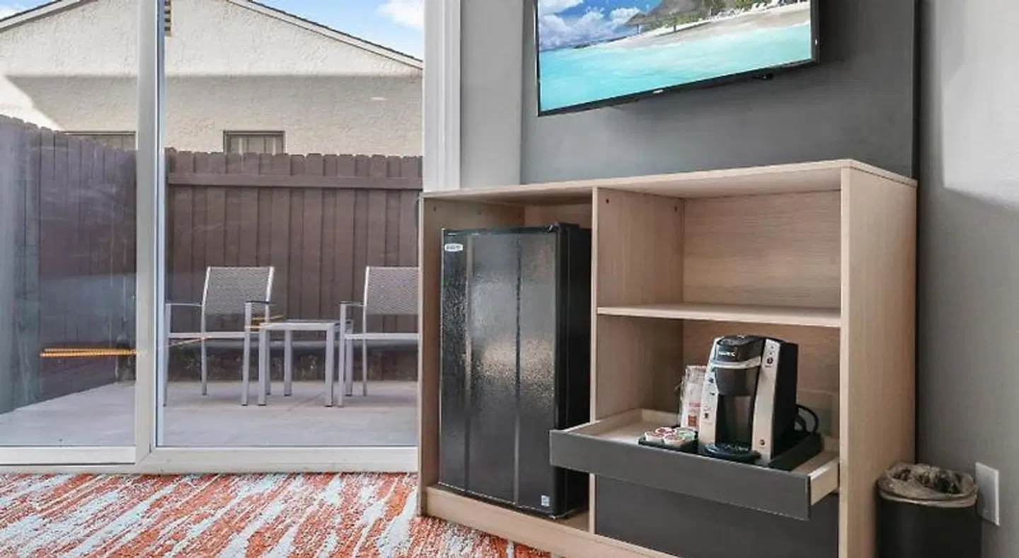 Avania Inn - Santa Barbara ROOM_EXAMPLE