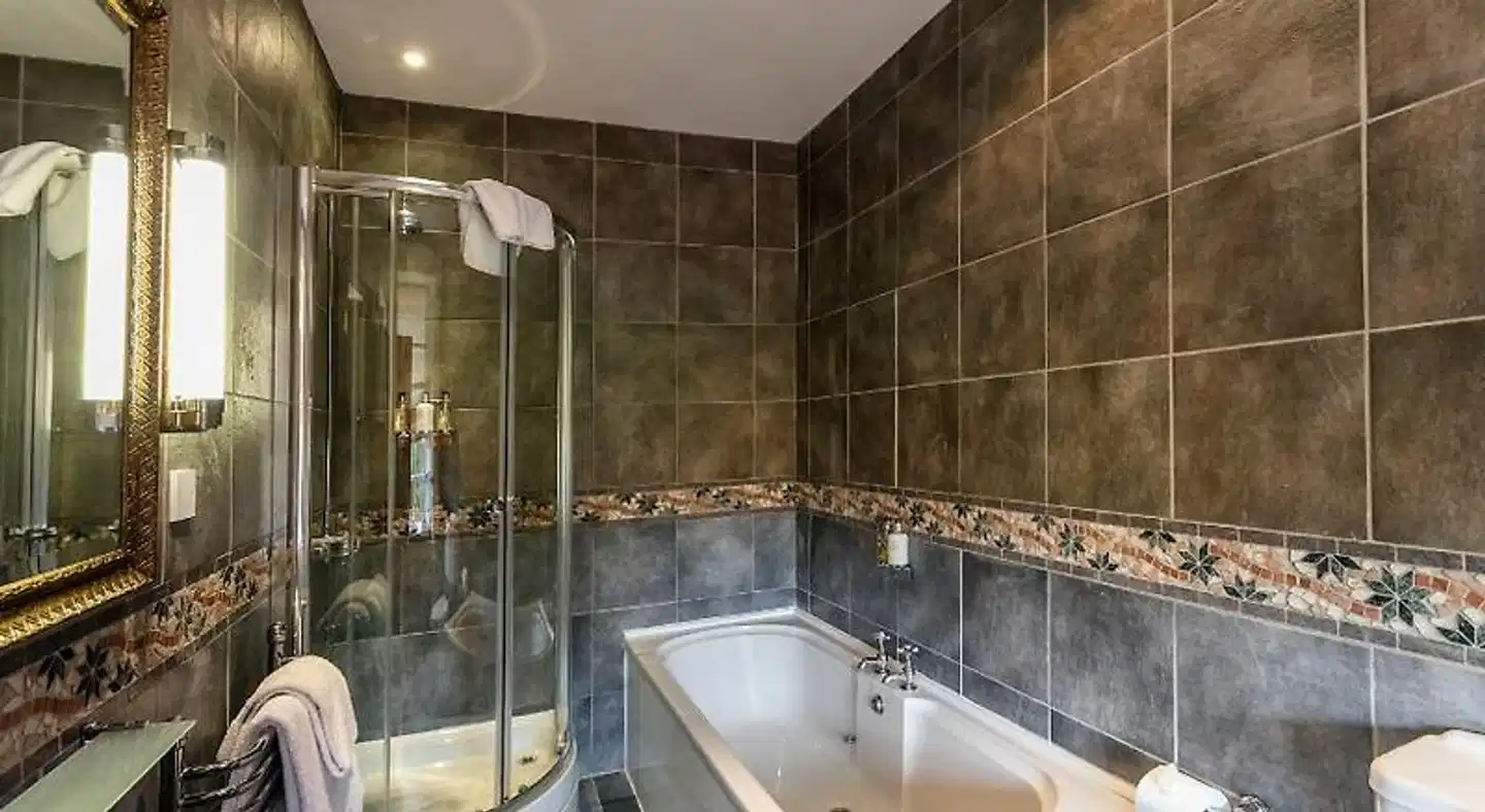 Dalhousie Castle & Spa Badezimmer