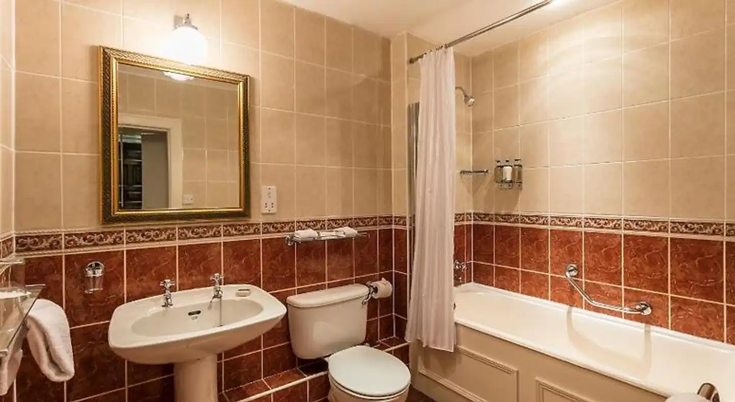 Dalhousie Castle & Spa Badezimmer