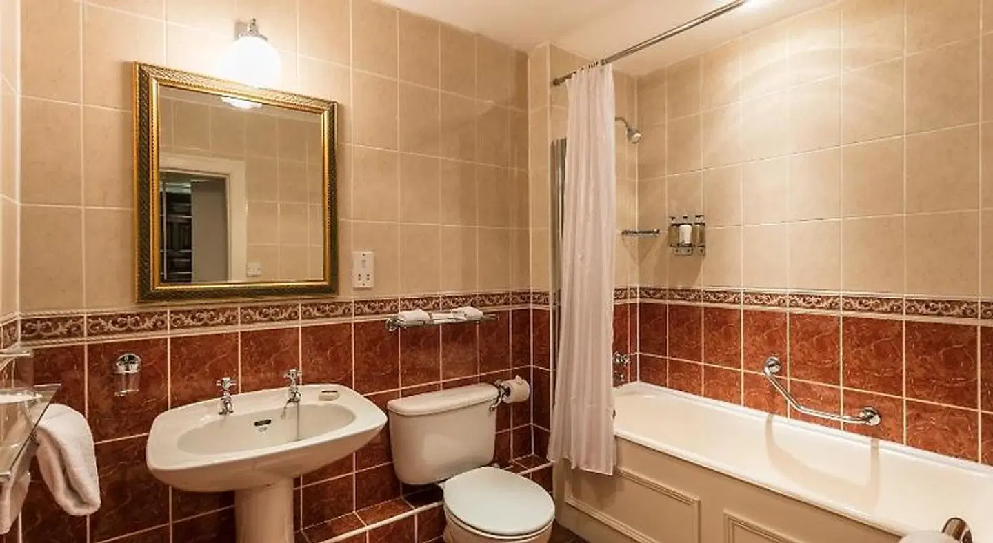 Dalhousie Castle & Spa Badezimmer