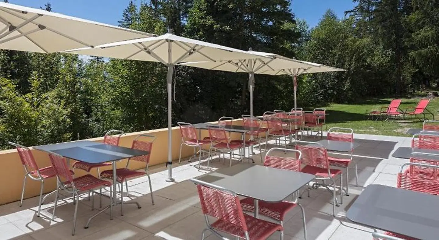 Crans-Montana Youth Hostel Terrasse