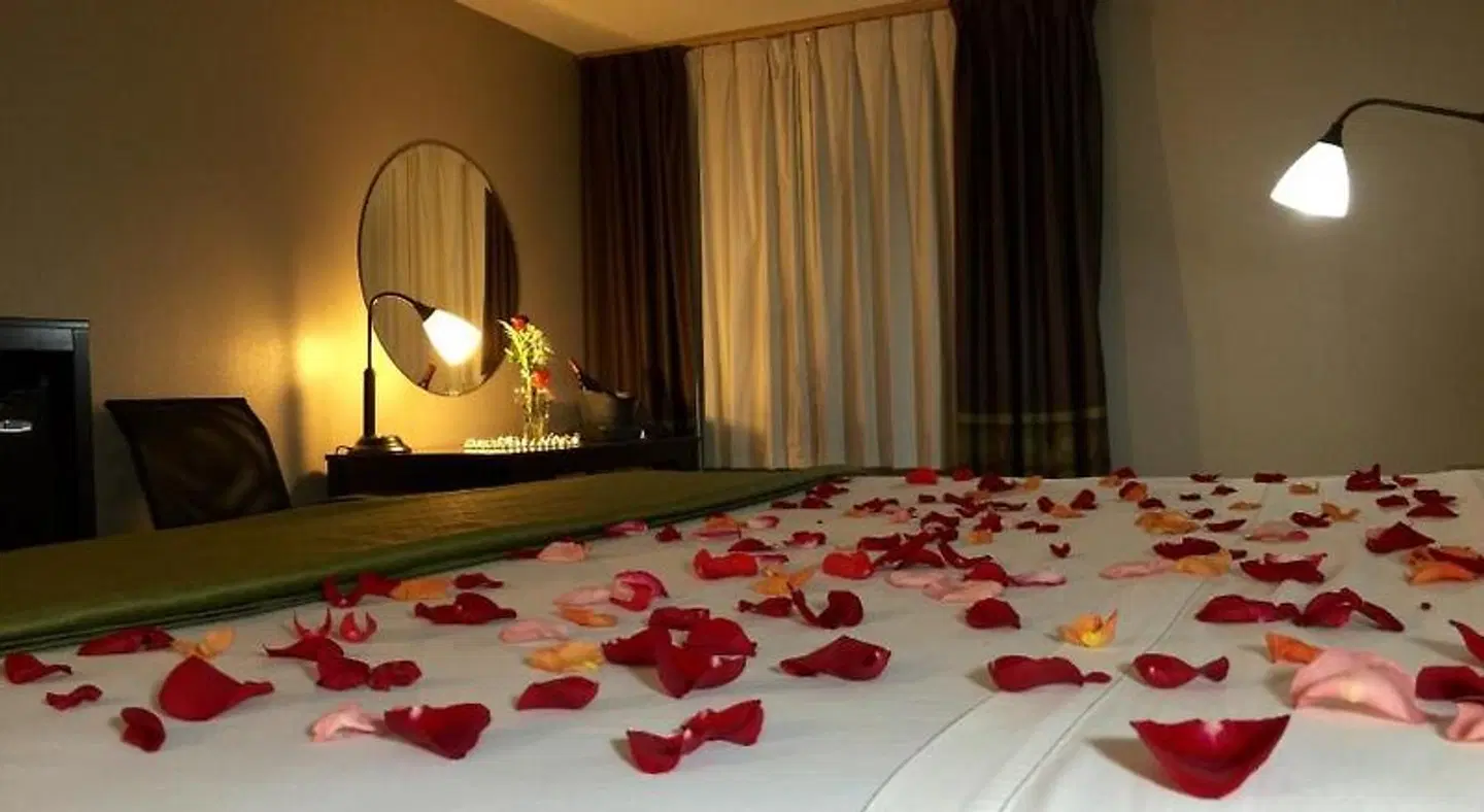 Super 8 Victoria/North/Mall Area HEALTH_BEAUTY