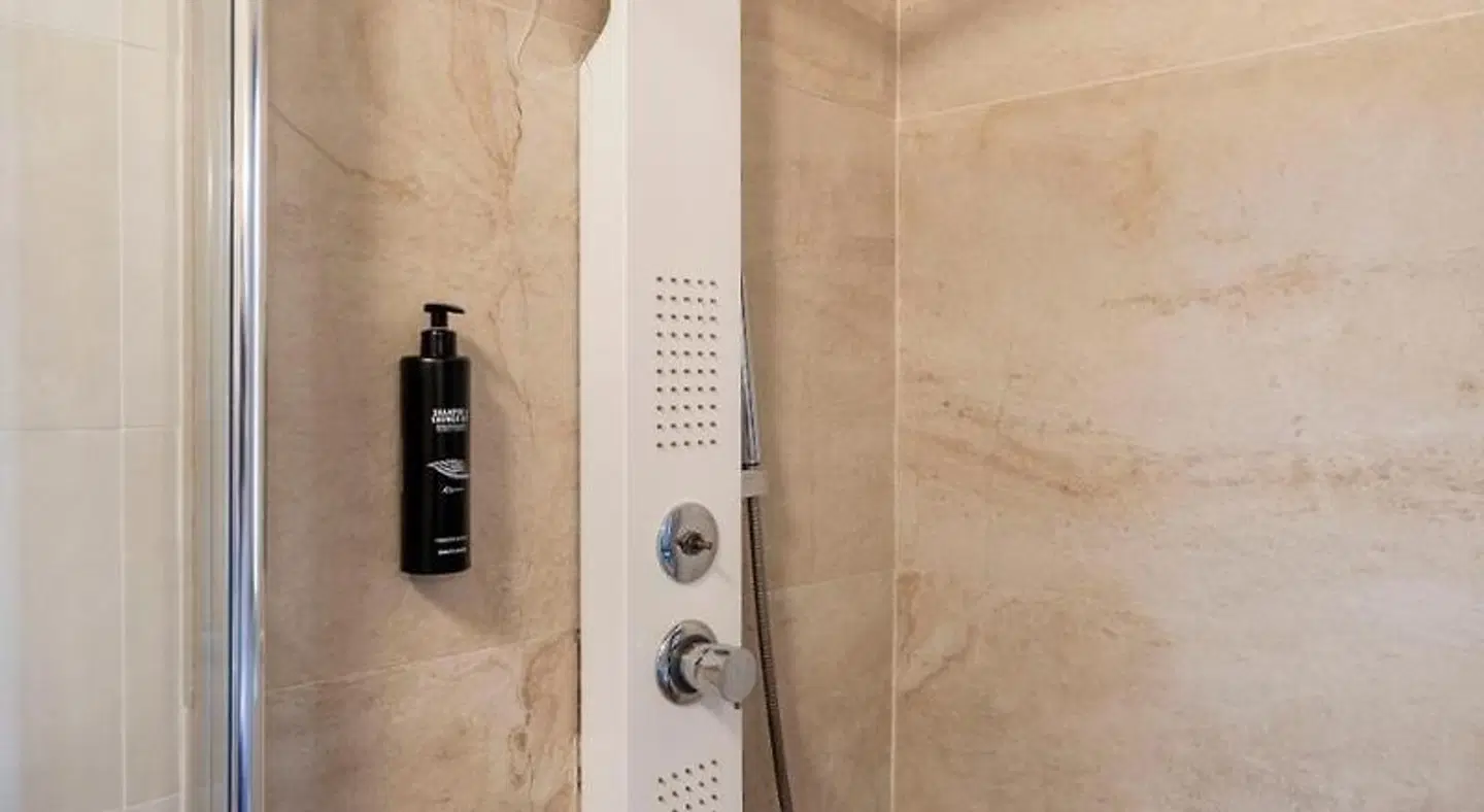 Le Querce Farmhouse Badezimmer