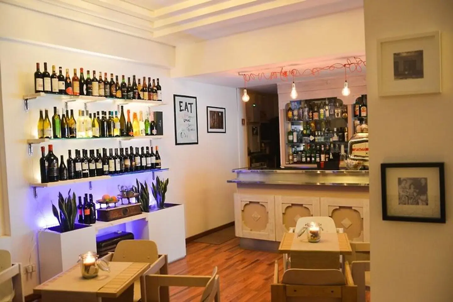 Vergilius Bar