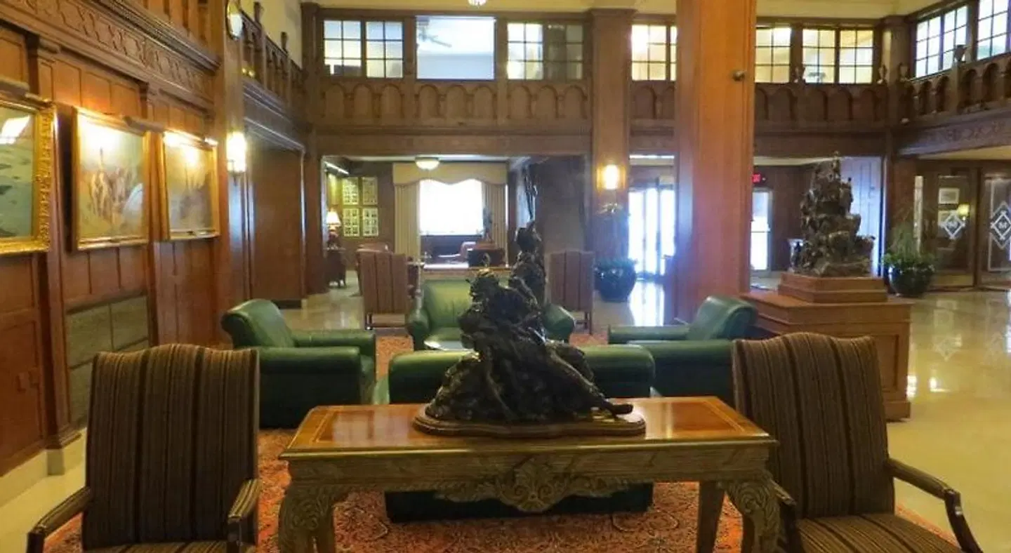 Missouri Athletic Club Restaurant