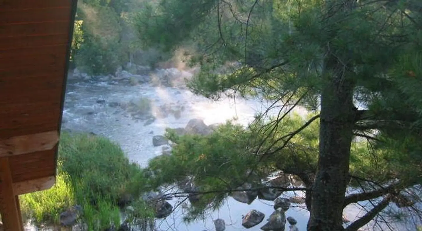 Sunny Rock Bed & Breakfast LANDSCAPE