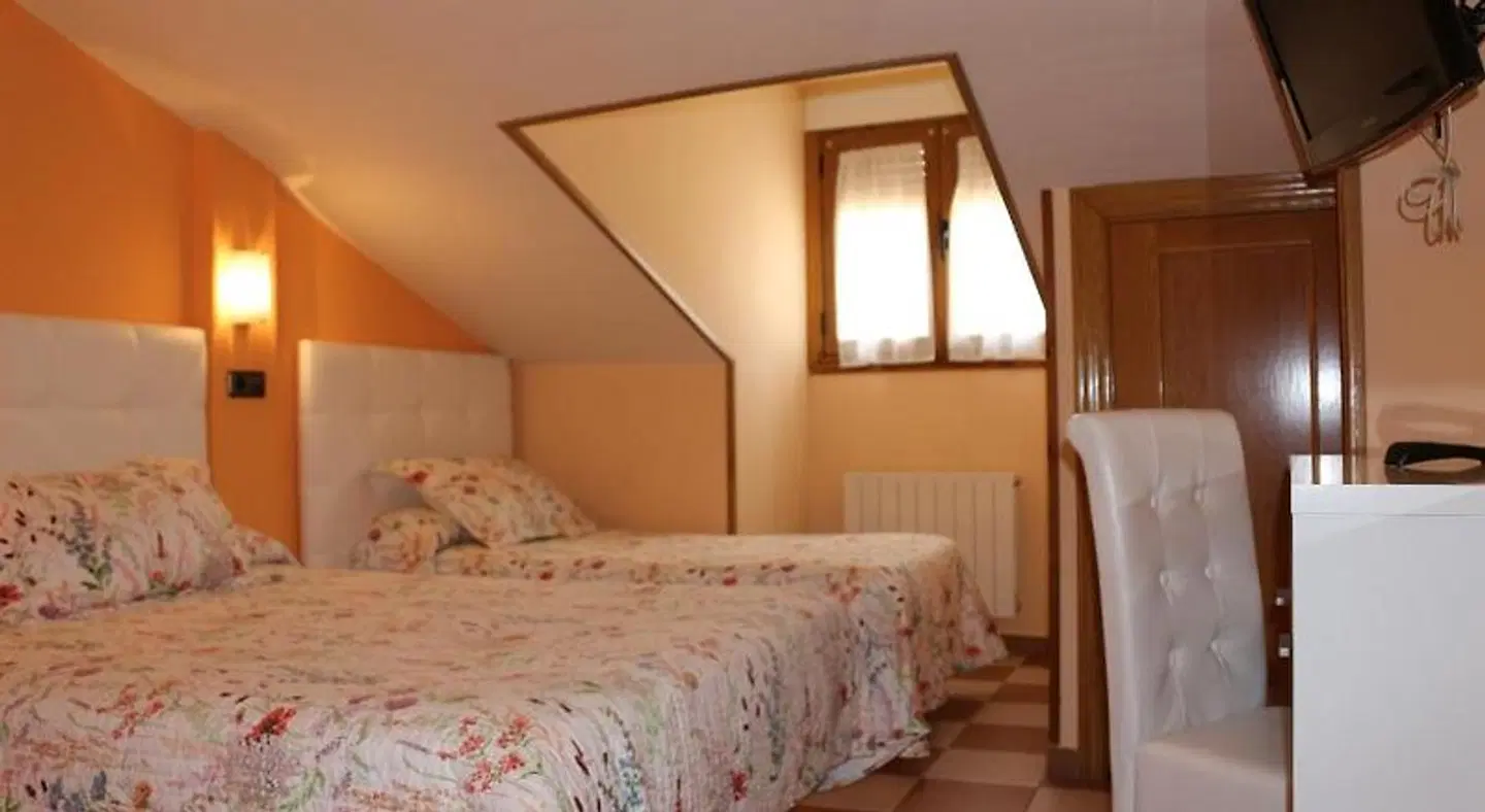 Hostal Don Jaime ROOM_EXAMPLE