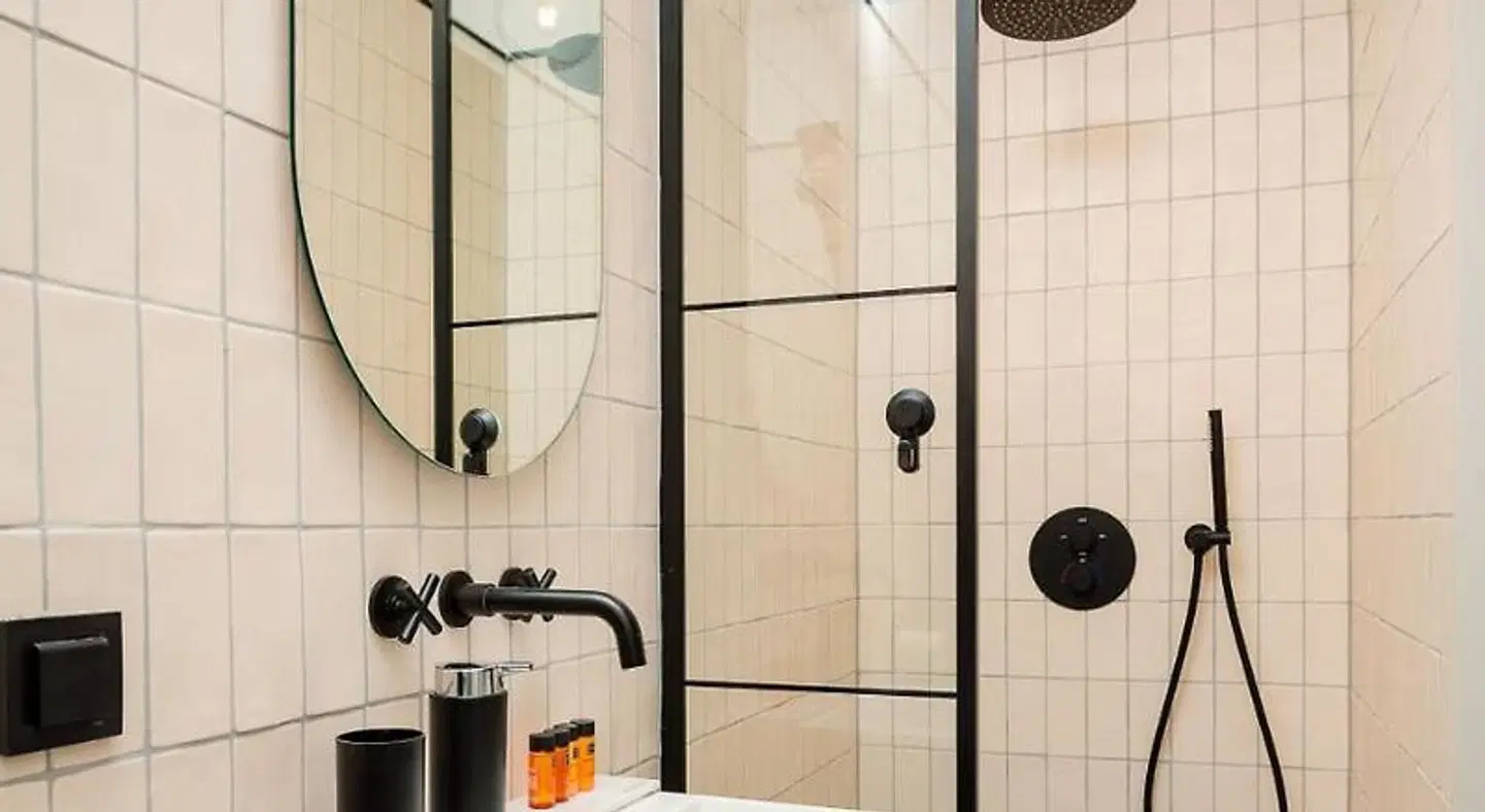 Mr.Lewis Hotel Rotterdam Badezimmer