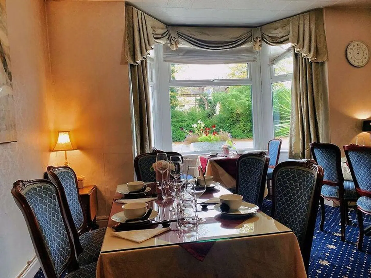 Crystal Hotel & Savour Restaurant Restaurant