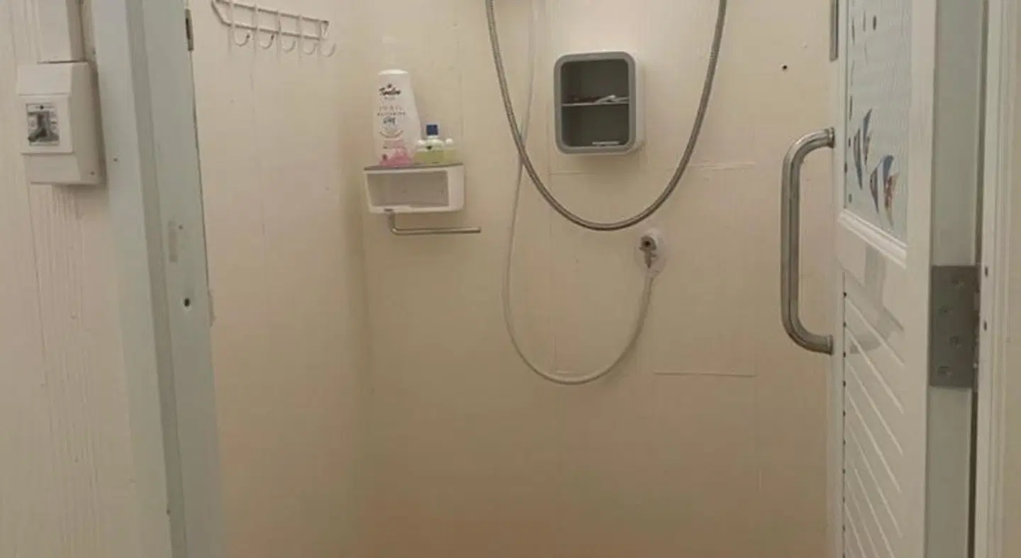 Anna HOSTEL Badezimmer