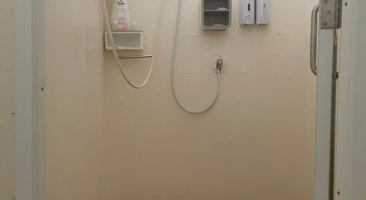 Anna HOSTEL Badezimmer