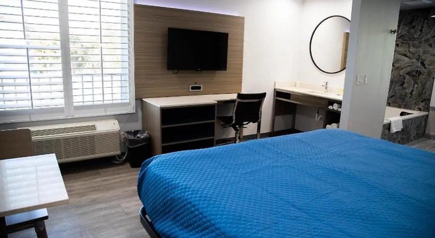 Econo Lodge Pico Rivera ROOM_EXAMPLE