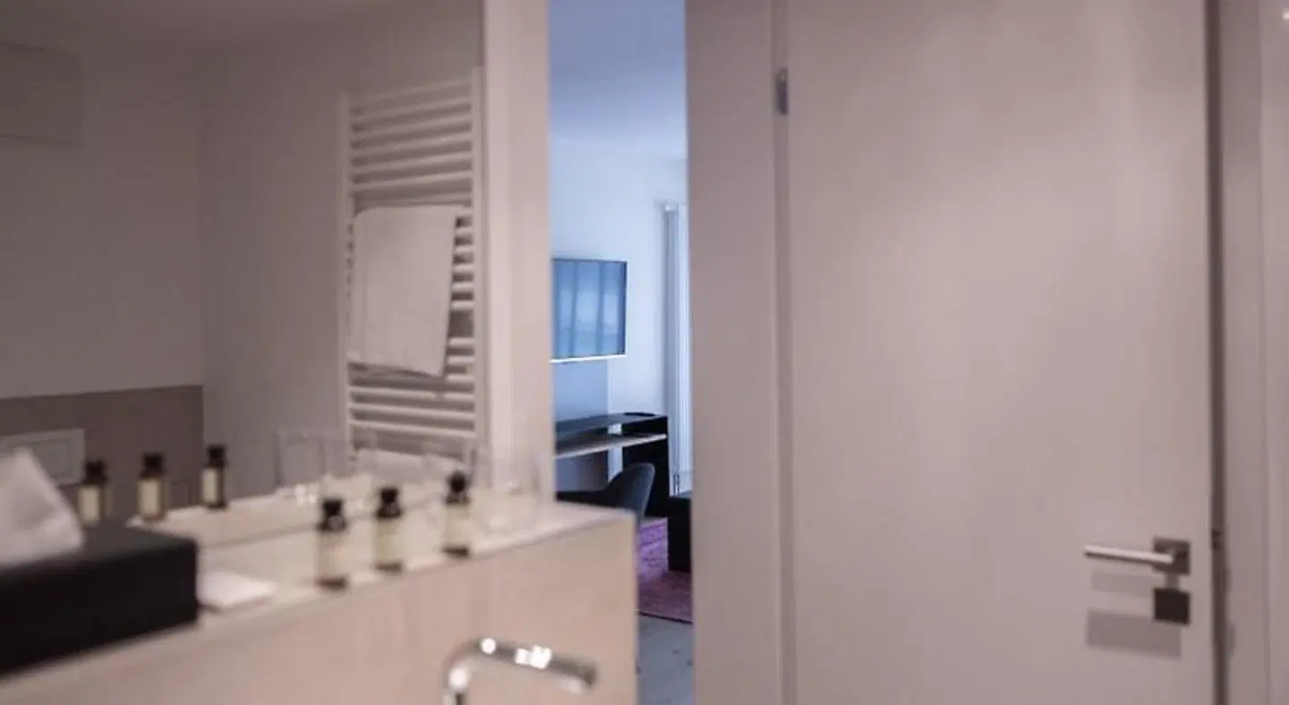 SUYTES Business Studios Badezimmer