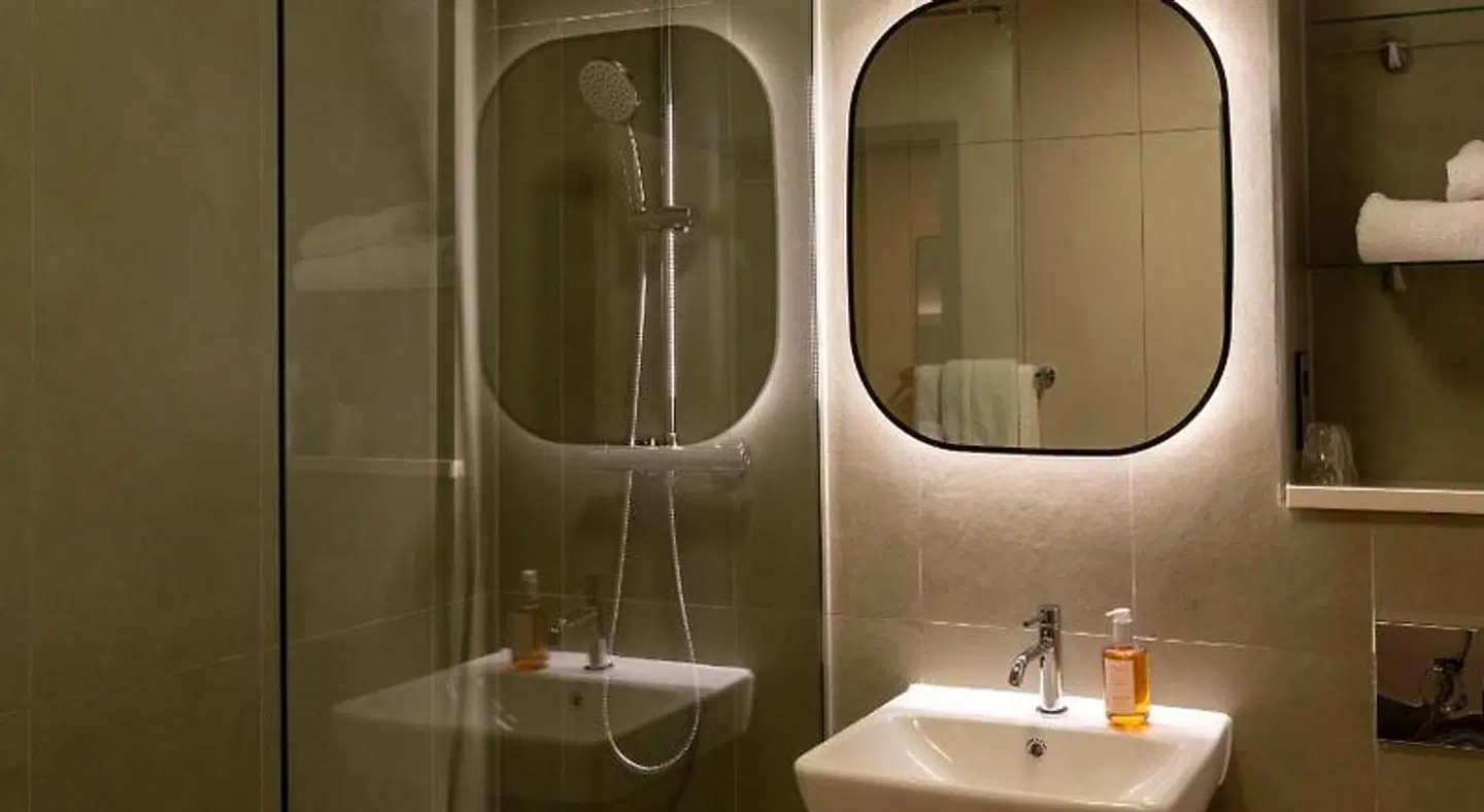Scarman - Warwick Conferences Badezimmer