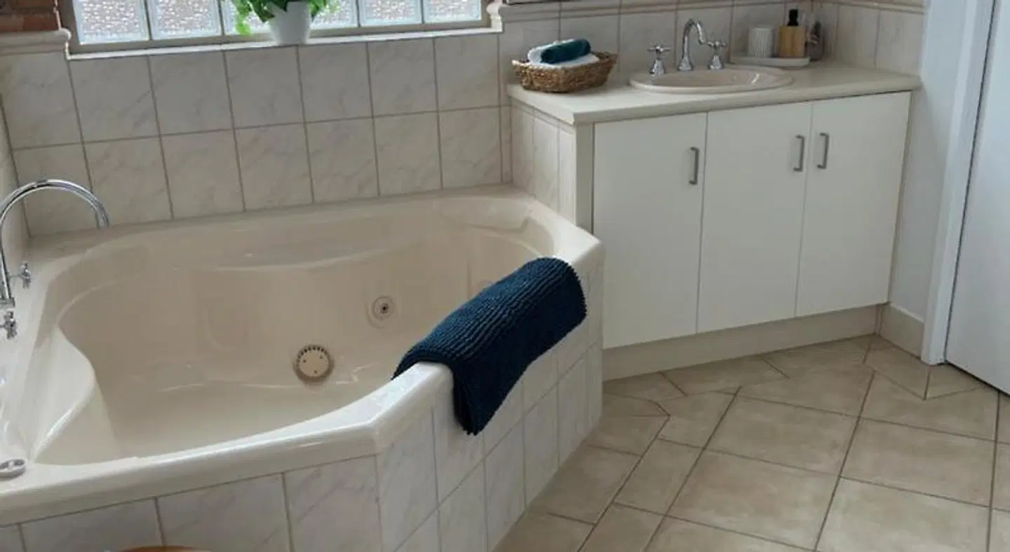 Coastal Waters Motor Inn Badezimmer