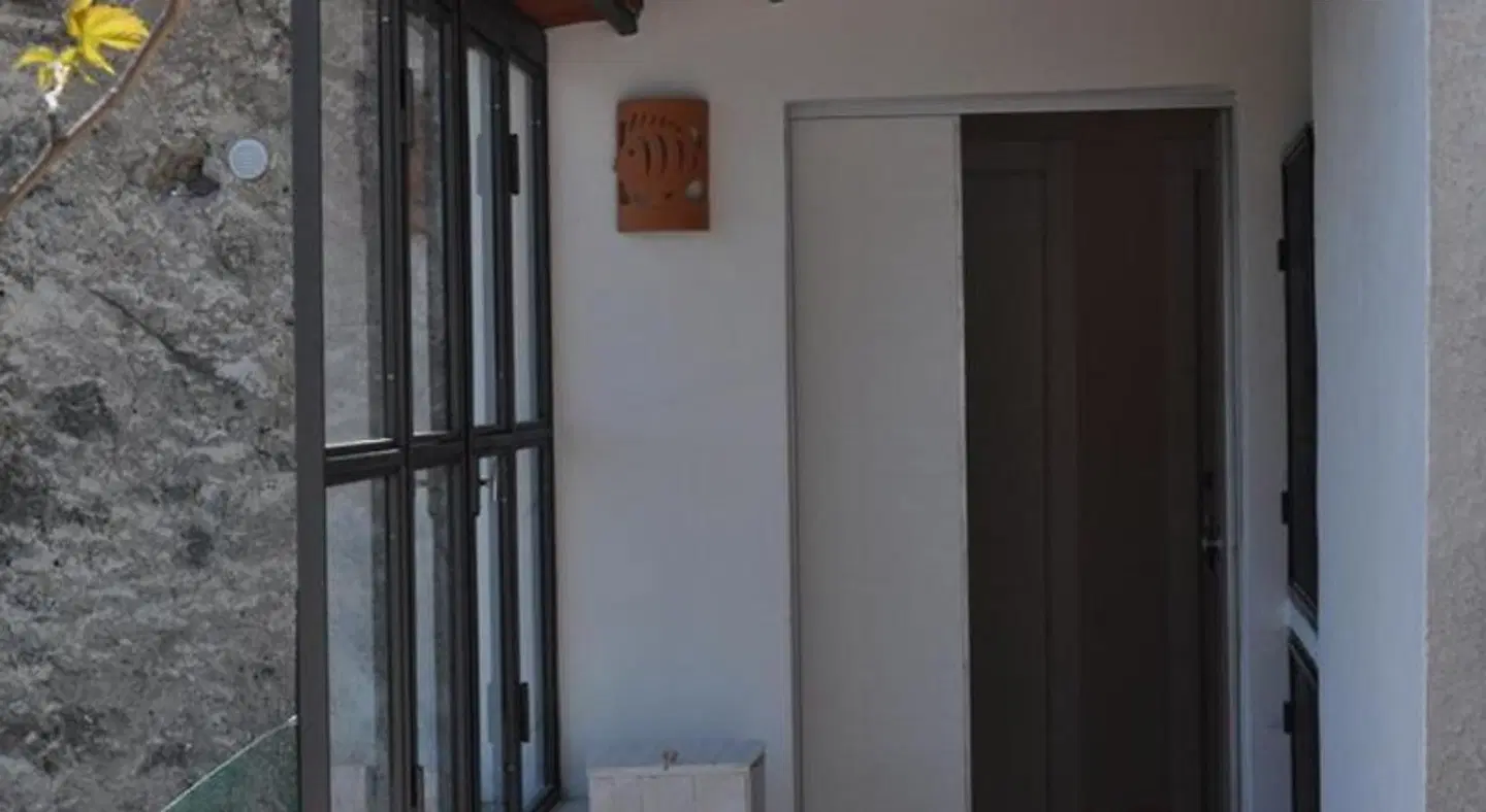 B&B FISH ROOM_EXAMPLE