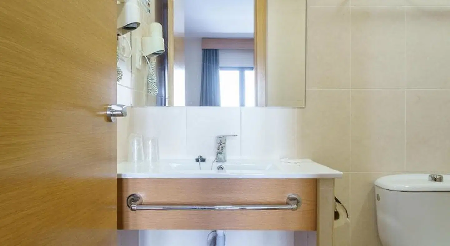 Hostal Costabella Badezimmer